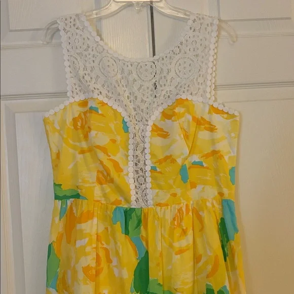 First Impression Yellow Roses Dress - Picture 2 of 4